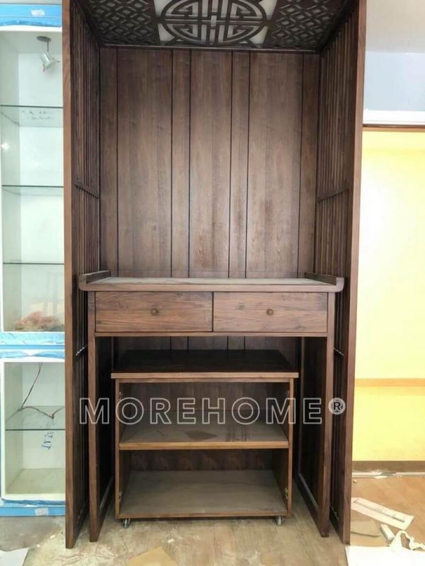 Lắp đặt hoàn thiện mẫu bàn thờ gỗ óc chó hiện đại, mẫu mã đơn giản nhưng đáp ứng đầy đủ nhu cầu tâm linh.